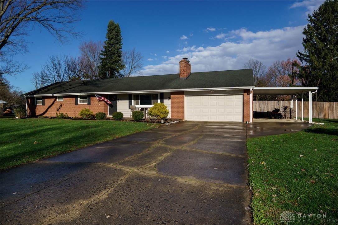 824 Fawcett Drive, Beavercreek, Ohio image 2