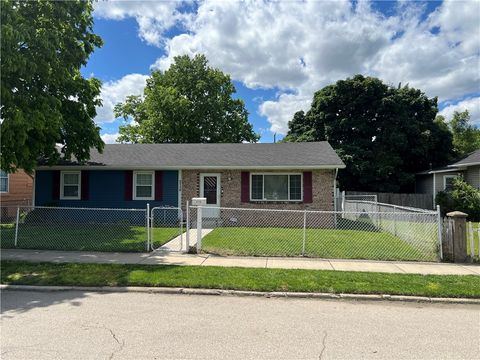 Photo of 2116 Yankee Road, Middletown, OH 45044 (MLS # 958122)