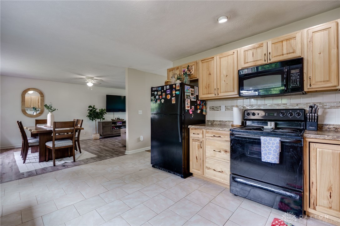 1139 Chalet Drive, New Carlisle, Ohio image 13