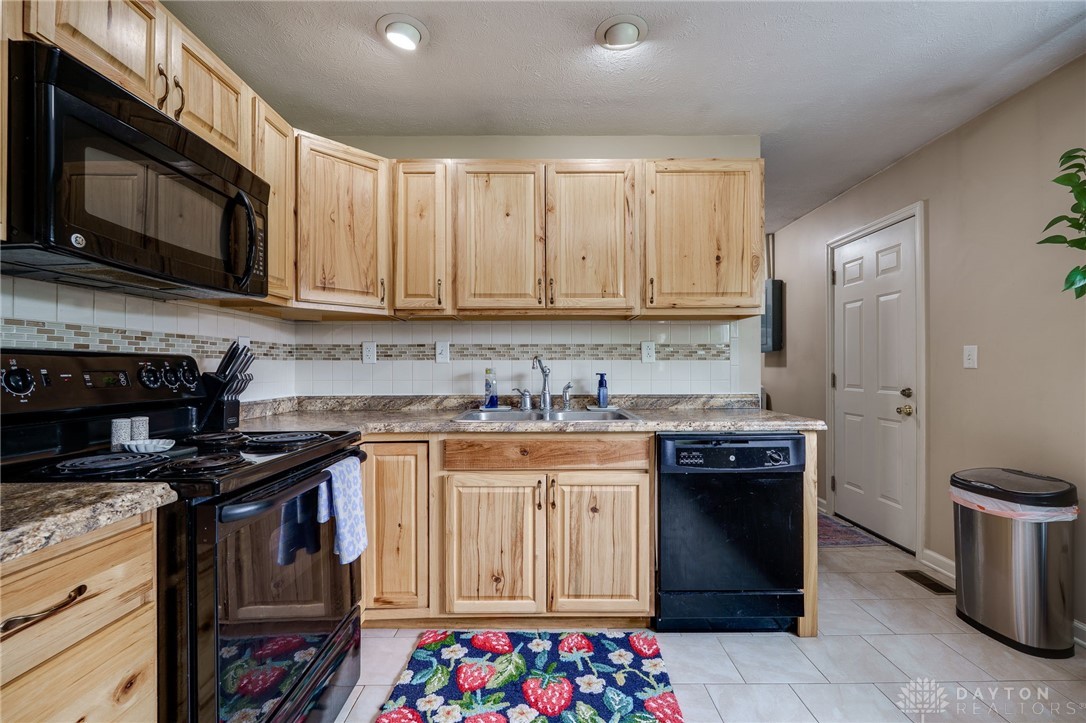 1139 Chalet Drive, New Carlisle, Ohio image 12