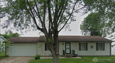 Homes For Sale - 113 Phelps Farm Circle<br/> Englewood, OH 45322