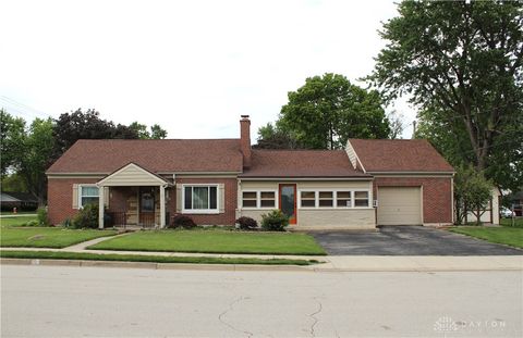 Photo of 9 Elm Street, Englewood, OH 45322 (MLS # 958558)
