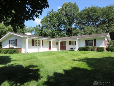 Homes For Sale - 827 Hickory Lane<br/> Troy, OH 45373