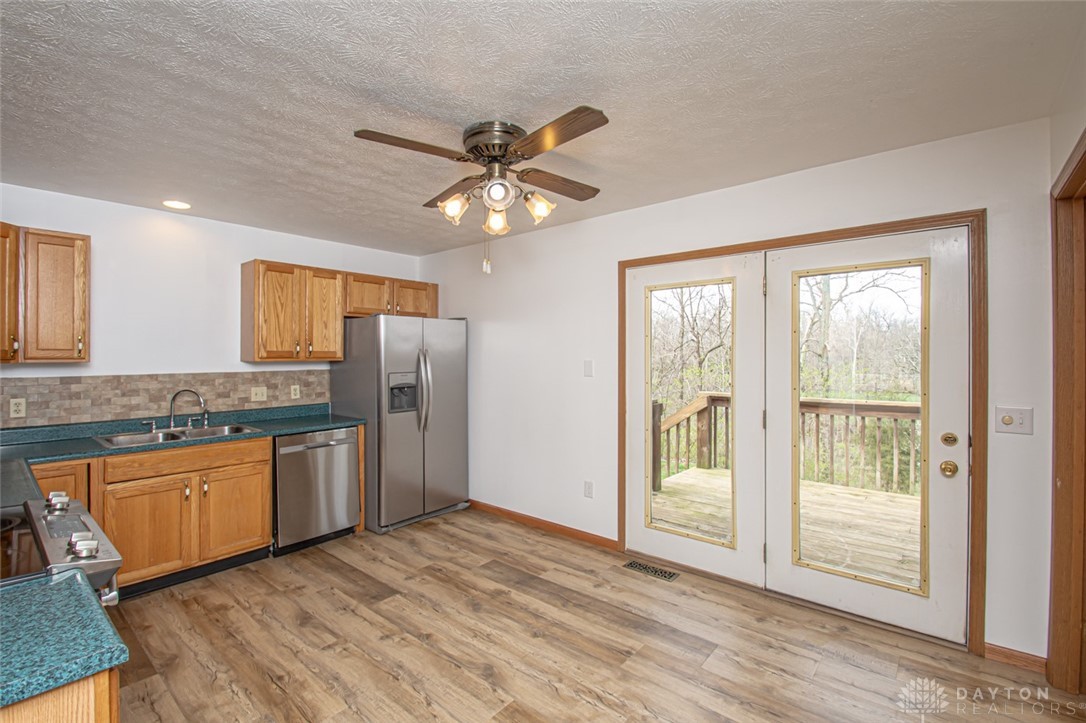 571 Lakengren Drive, Eaton, Ohio image 9