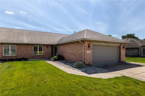 Homes For Sale - 1990 Swallowtail Court<br/> Englewood, OH 45315
