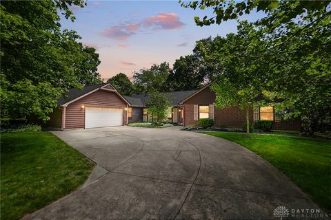 Photo of 1706 Edith Marie Drive, Dayton, OH 45431 (MLS # 957571)