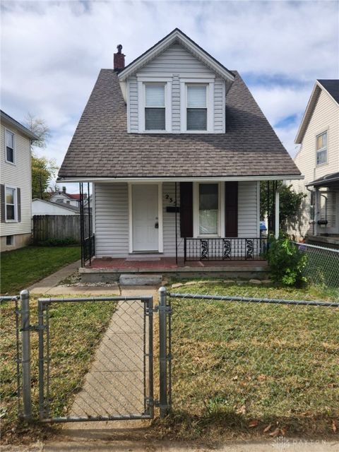 Photo of 235 Grove Avenue, Dayton, OH 45404 (MLS # 946988)