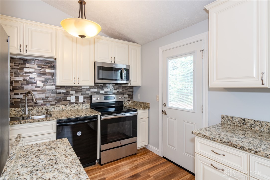 822 Olde Farm Court, Vandalia, Ohio image 13