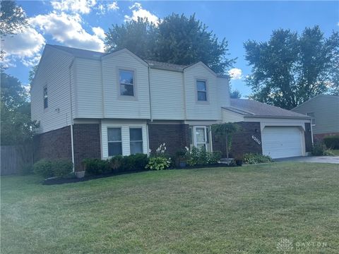 Photo of 6200 Weybridge Drive, Dayton, OH 45426 (MLS # 942655)