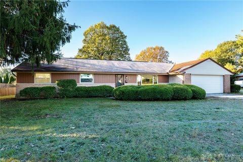 Photo of 308 Magnolia Avenue, Englewood, OH 45322 (MLS # 945638) Photo of 308 Magnolia Avenue, Englewood, OH 45322 (MLS # 945638)
