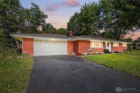 Photo of 202 Charlotte Avenue, Lebanon, OH 45036 (MLS # 945143)