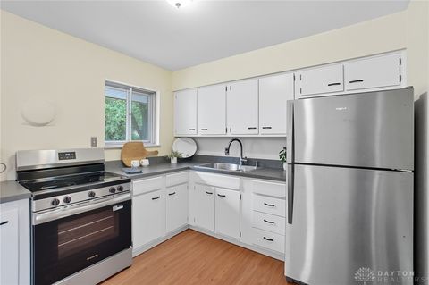 Tiny photo for 202 Charlotte Avenue, Lebanon, OH 45036 (MLS # 945143)