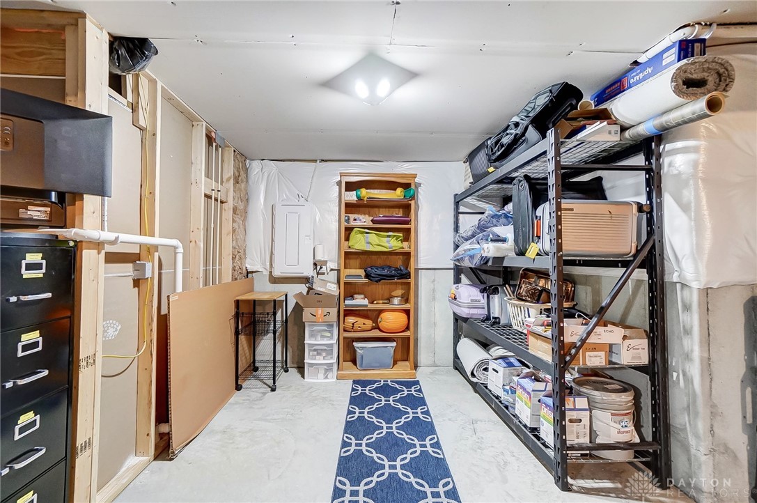 Lebanon, Ohio 45036, United States, 3 Bedrooms Bedrooms, ,3 BathroomsBathrooms,Residential,Pending,26896