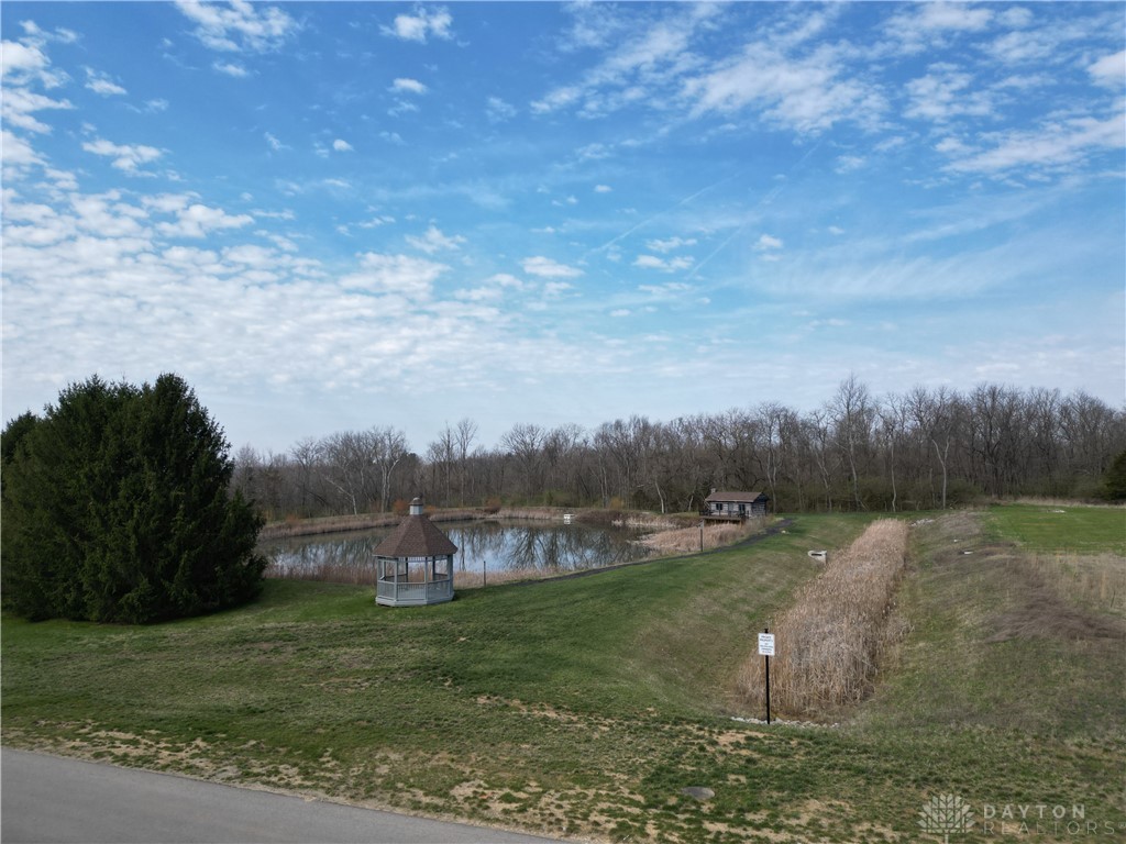 7642 Majestic Trail, Springboro, Ohio image 4