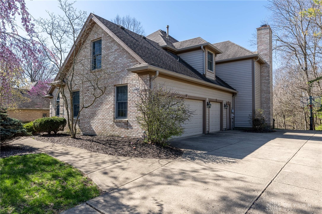 3969 Sable Ridge Drive, Bellbrook, Ohio image 2