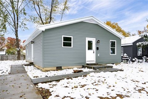 Photo of 2203 Cardinal Avenue, Dayton, OH 45414 (MLS # 947557)