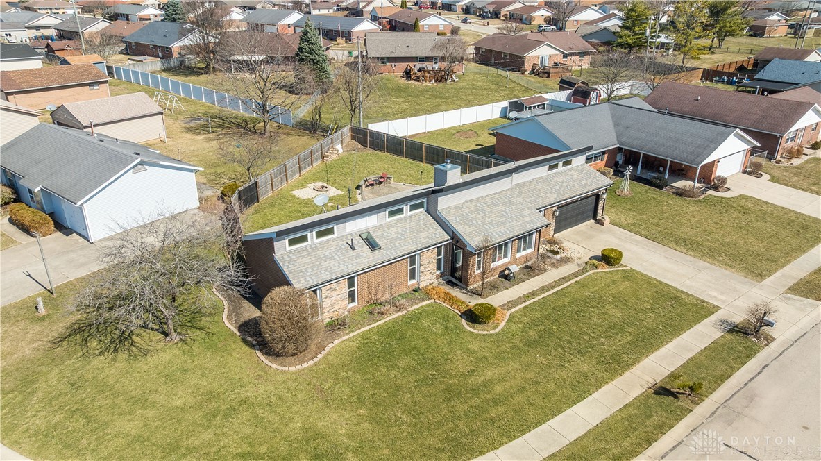 1700 Elaina Drive, Springfield, Ohio image 6