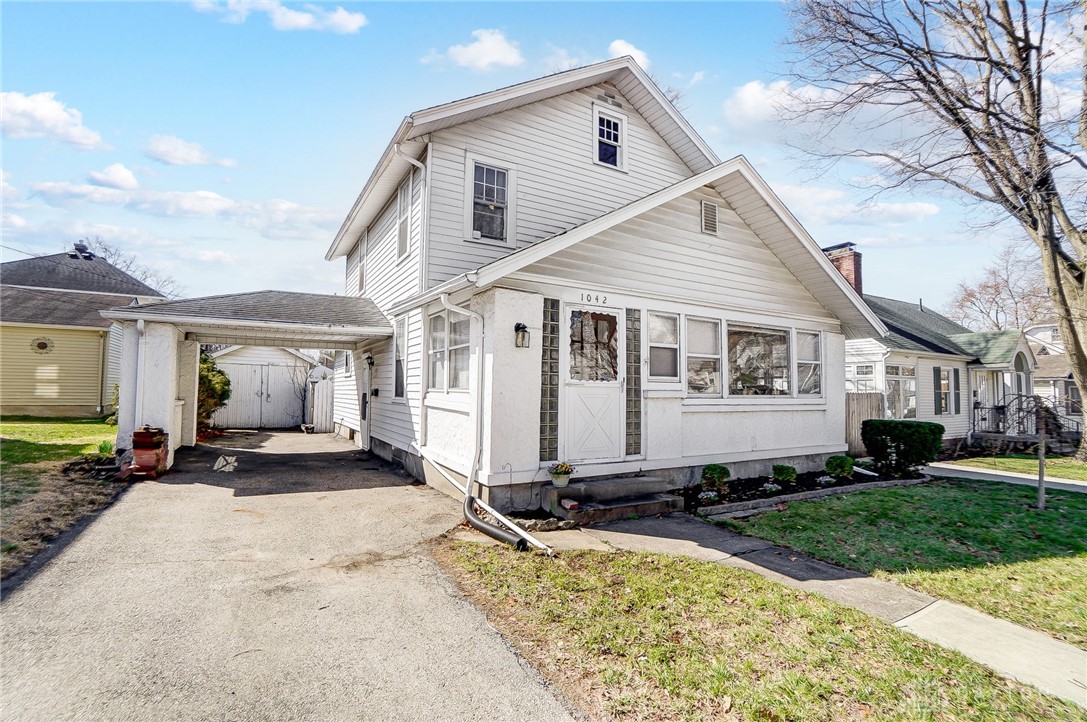 1042 E Maple Avenue, Miamisburg, Ohio image 2