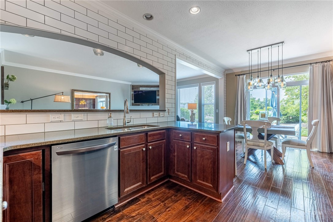 370 Clearsprings Drive, Springboro, Ohio image 18