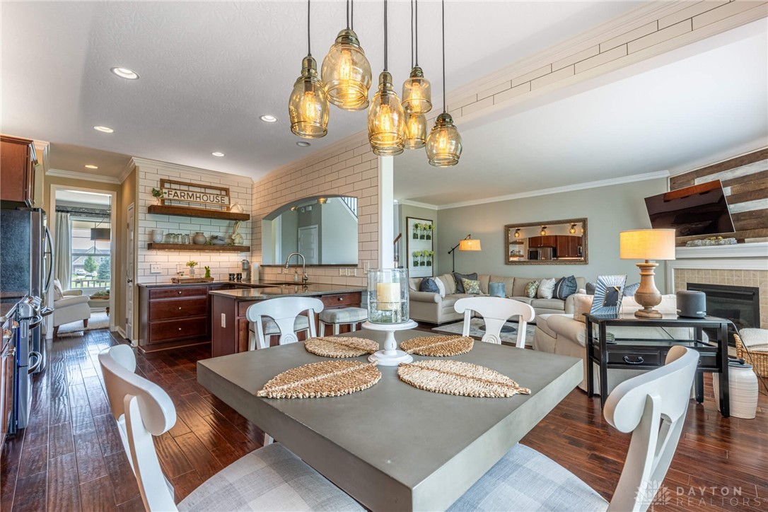 370 Clearsprings Drive, Springboro, Ohio image 16