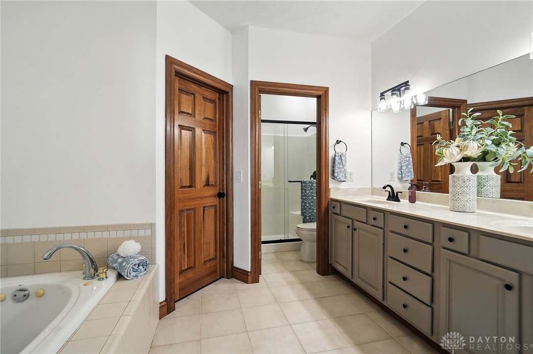 Washington Twp, Ohio 45458, United States, 4 Bedrooms Bedrooms, ,5 BathroomsBathrooms,Residential,Active,191076