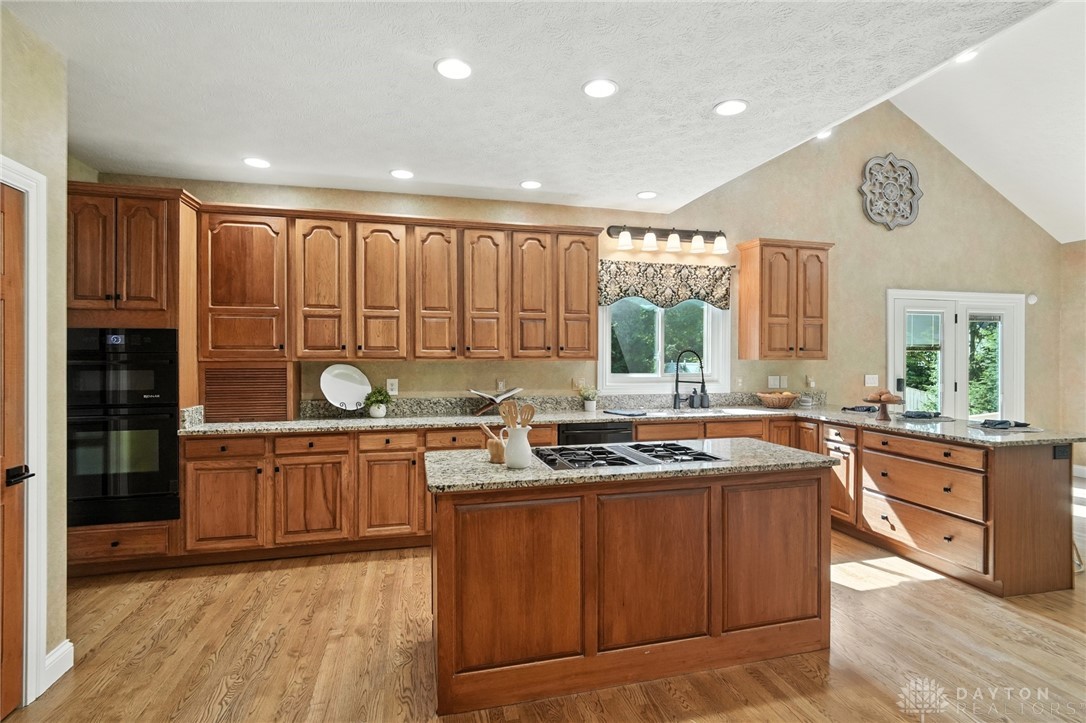 Washington Twp, Ohio 45458, United States, 4 Bedrooms Bedrooms, ,5 BathroomsBathrooms,Residential,Active,191076