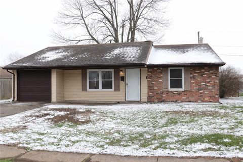 Homes For Sale - 1955 Roxbury Drive<br/> Xenia, OH 45385