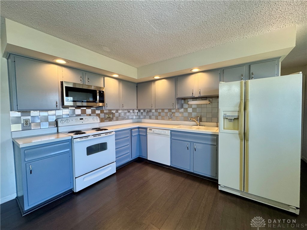 4655 Rathburn Drive, Englewood, Ohio image 2