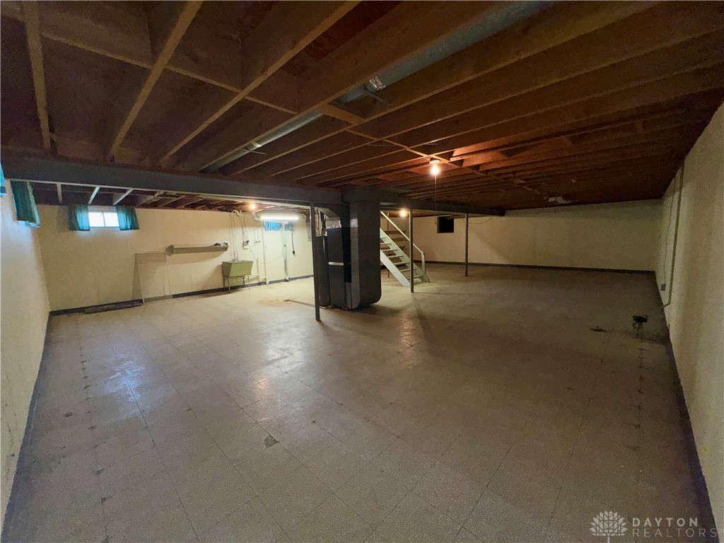 4655 Rathburn Drive, Englewood, Ohio image 33