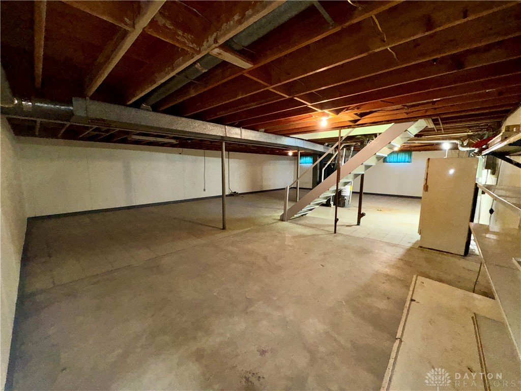 4655 Rathburn Drive, Englewood, Ohio image 35