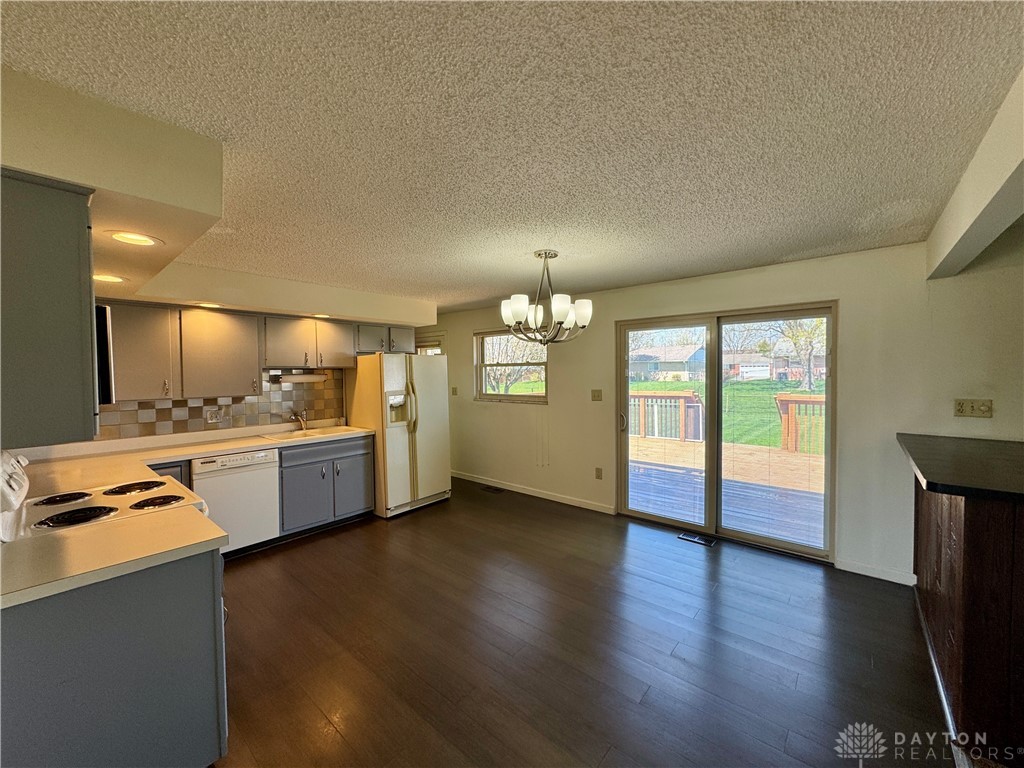 4655 Rathburn Drive, Englewood, Ohio image 4