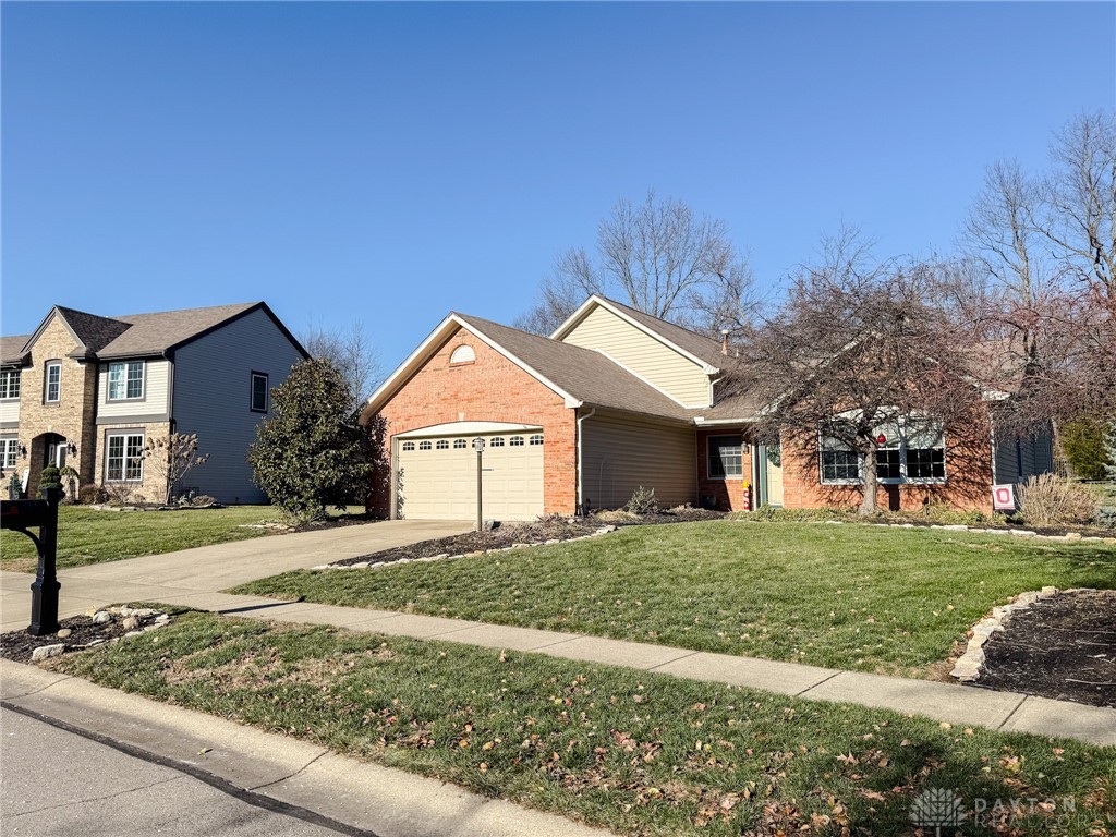 6825 Marwyck Drive, Dayton, Ohio image 2