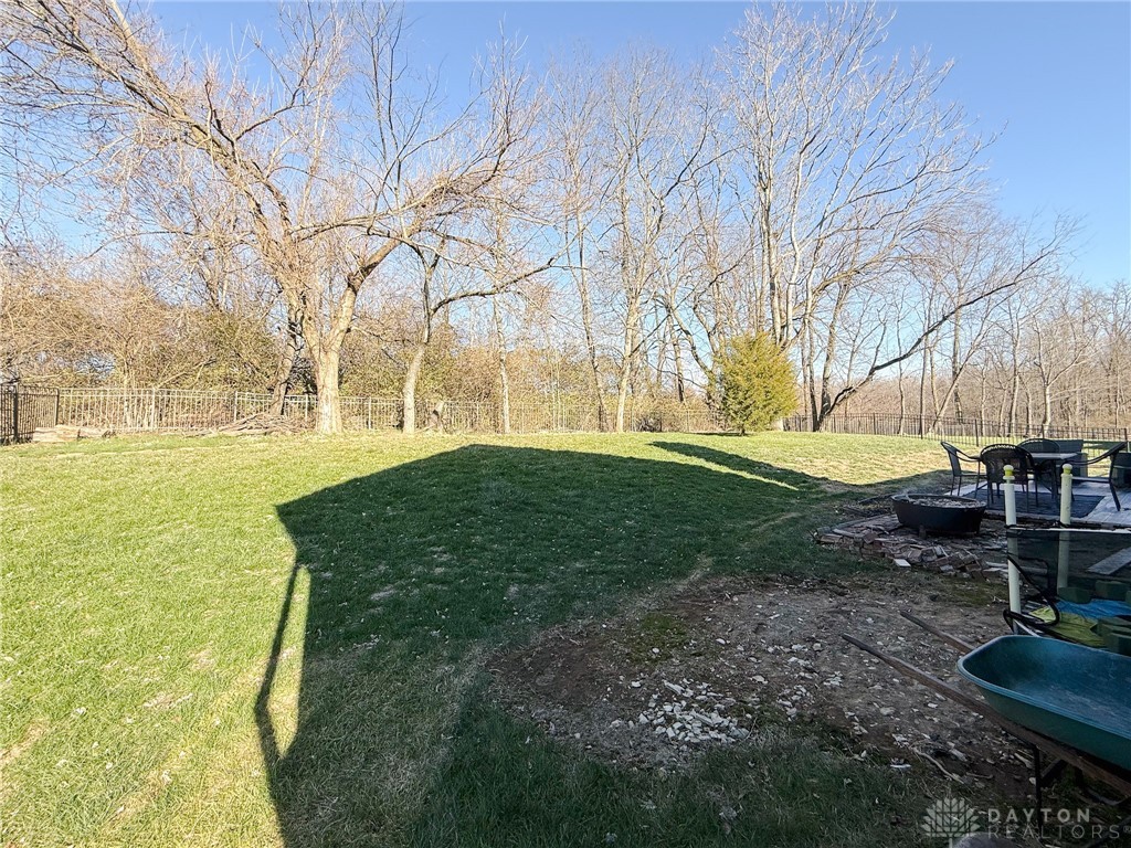 6825 Marwyck Drive, Dayton, Ohio image 35