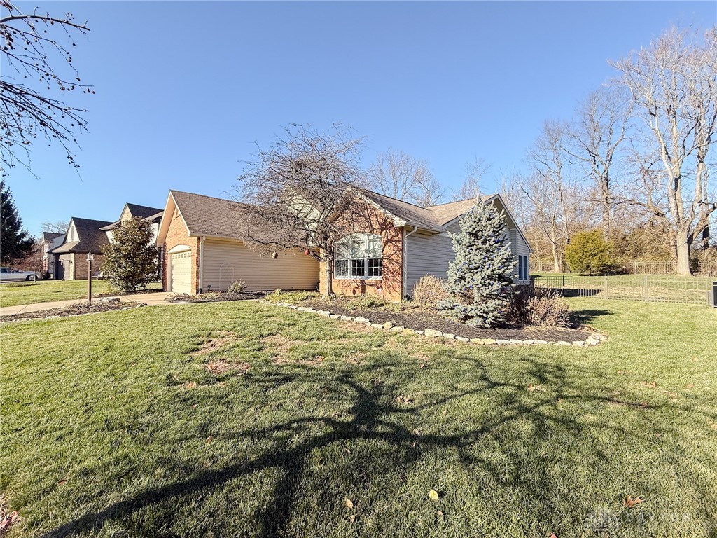 6825 Marwyck Drive, Dayton, Ohio image 4