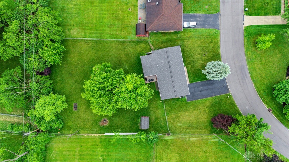 2325 Mardell Drive, Dayton, Ohio image 7