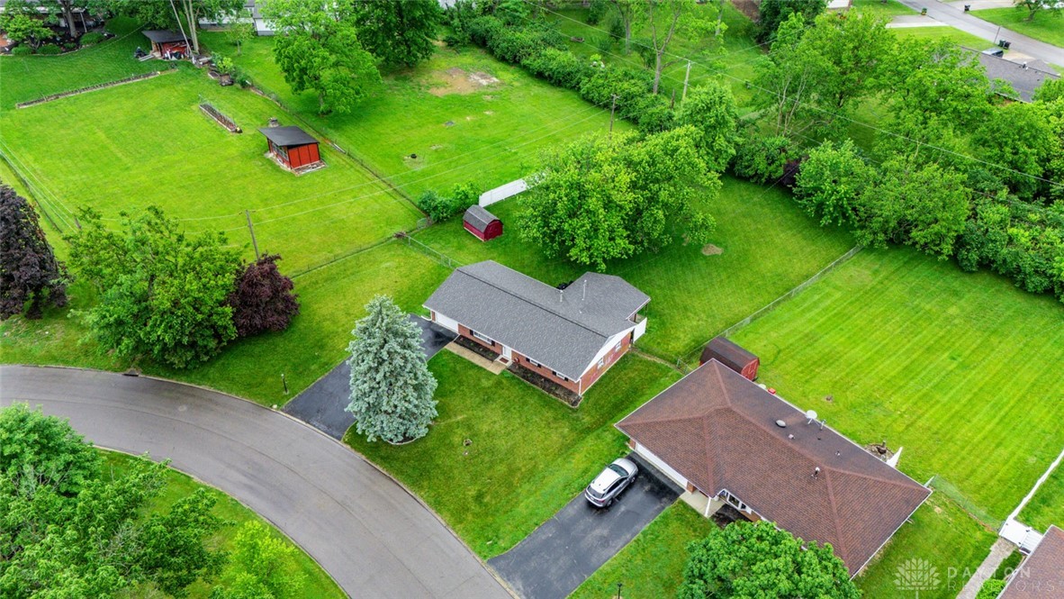 2325 Mardell Drive, Dayton, Ohio image 3