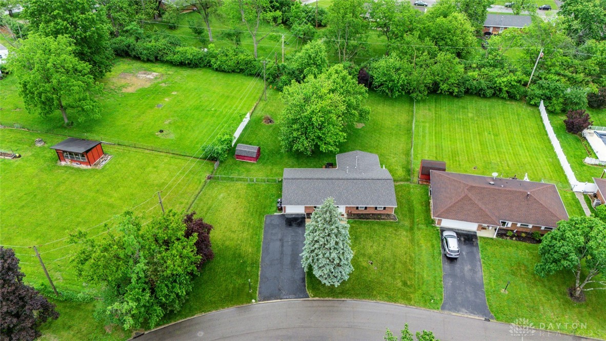 2325 Mardell Drive, Dayton, Ohio image 2