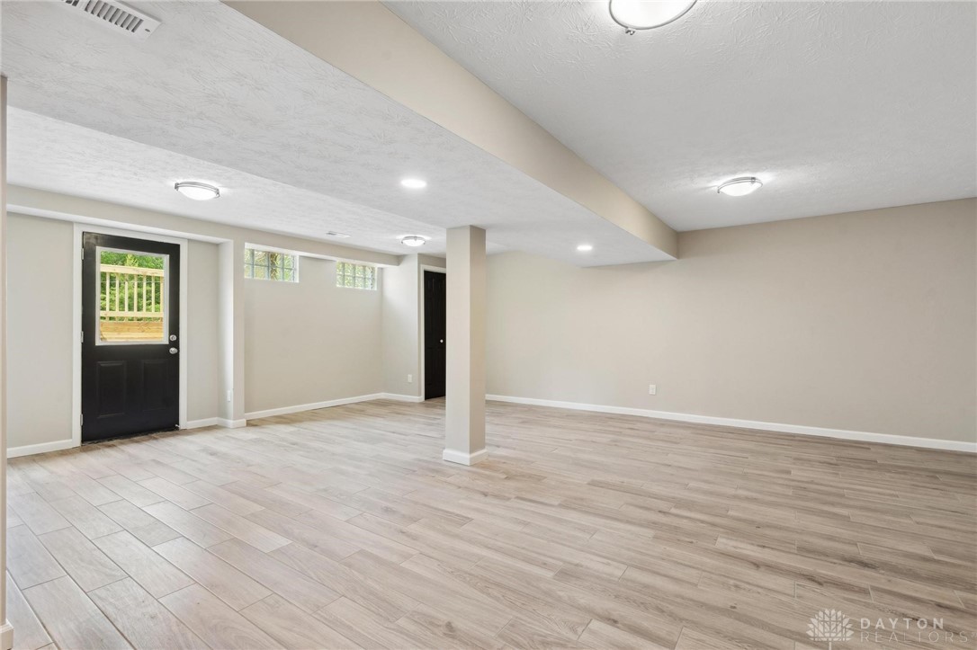 2449 Pine Knott Drive, Beavercreek, Ohio image 35