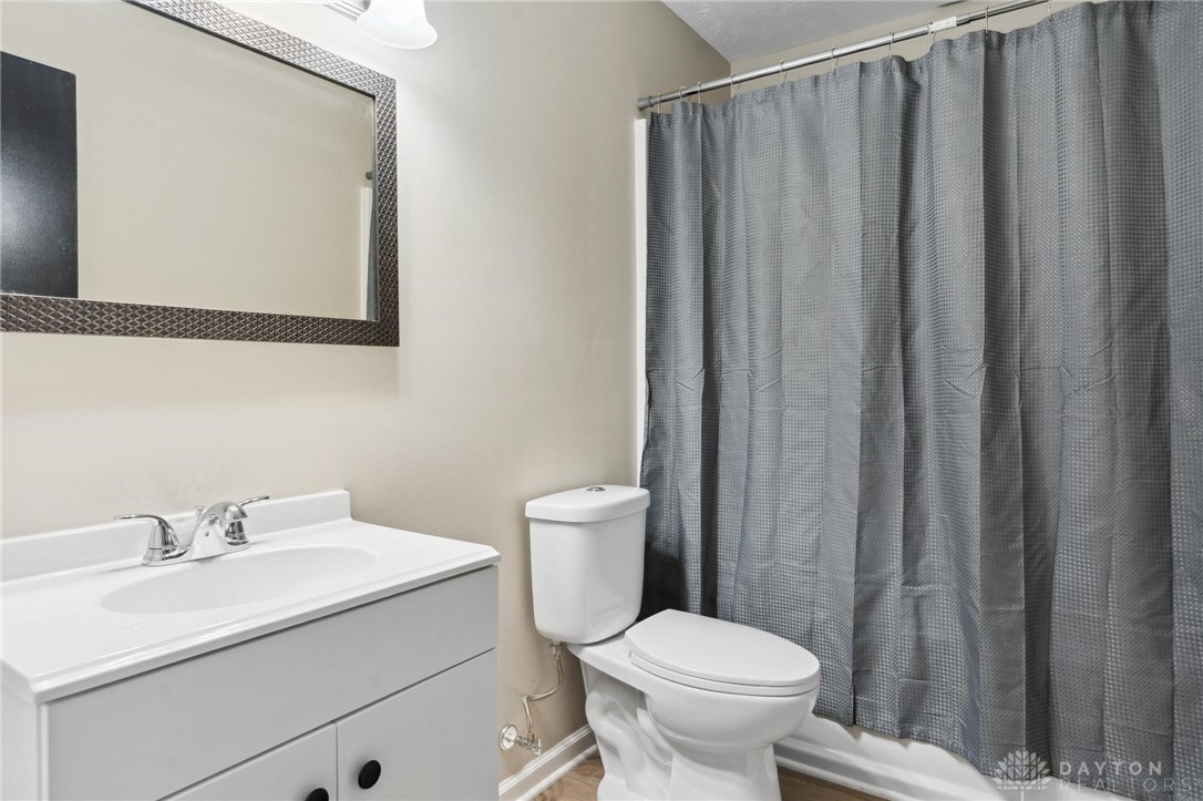 2449 Pine Knott Drive, Beavercreek, Ohio image 31