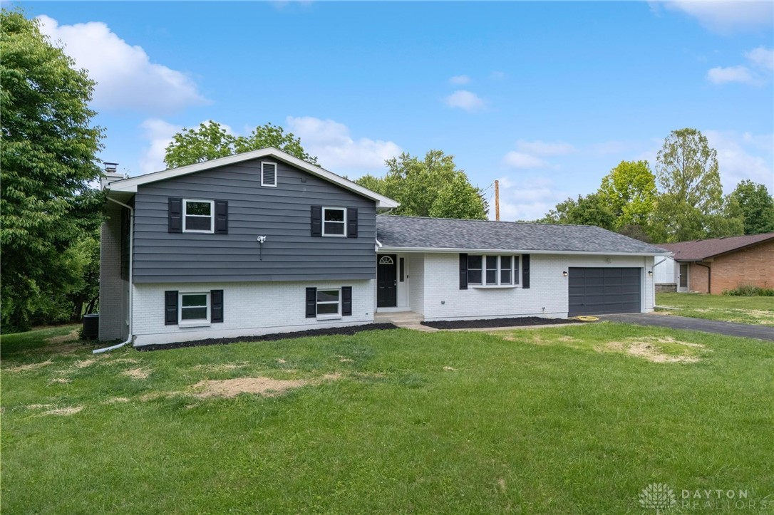 2449 Pine Knott Drive, Beavercreek, Ohio image 2