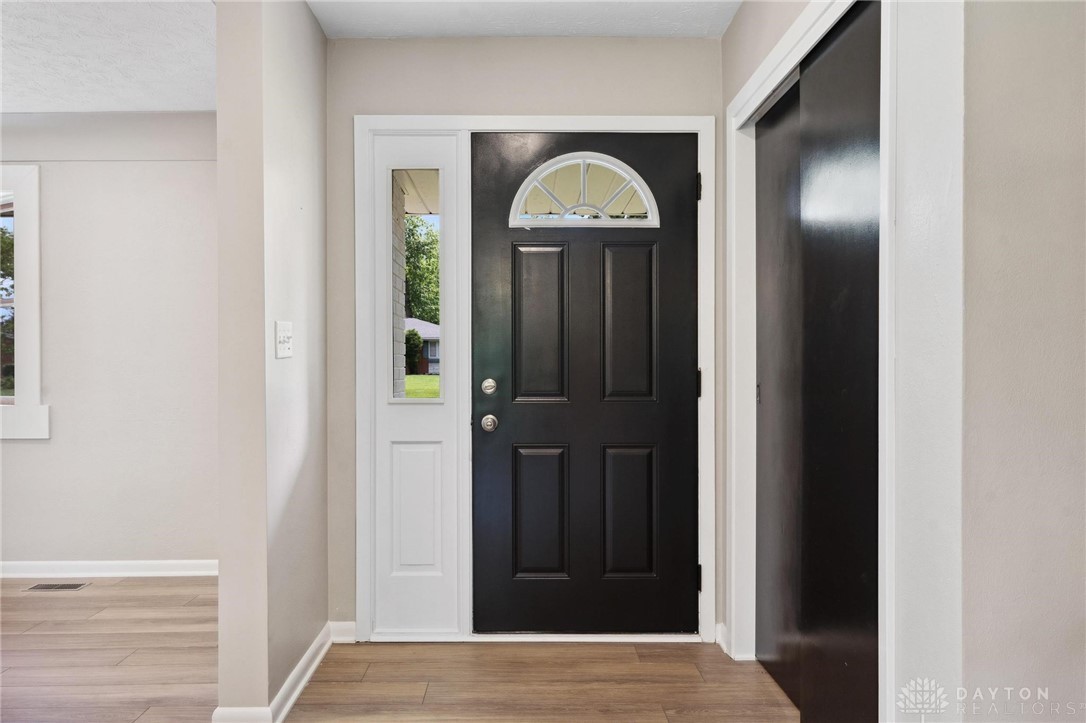 2449 Pine Knott Drive, Beavercreek, Ohio image 4