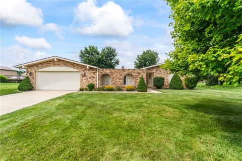 Photo of 845 Burnside Drive, Tipp City, OH 45371 (MLS # 969017)
