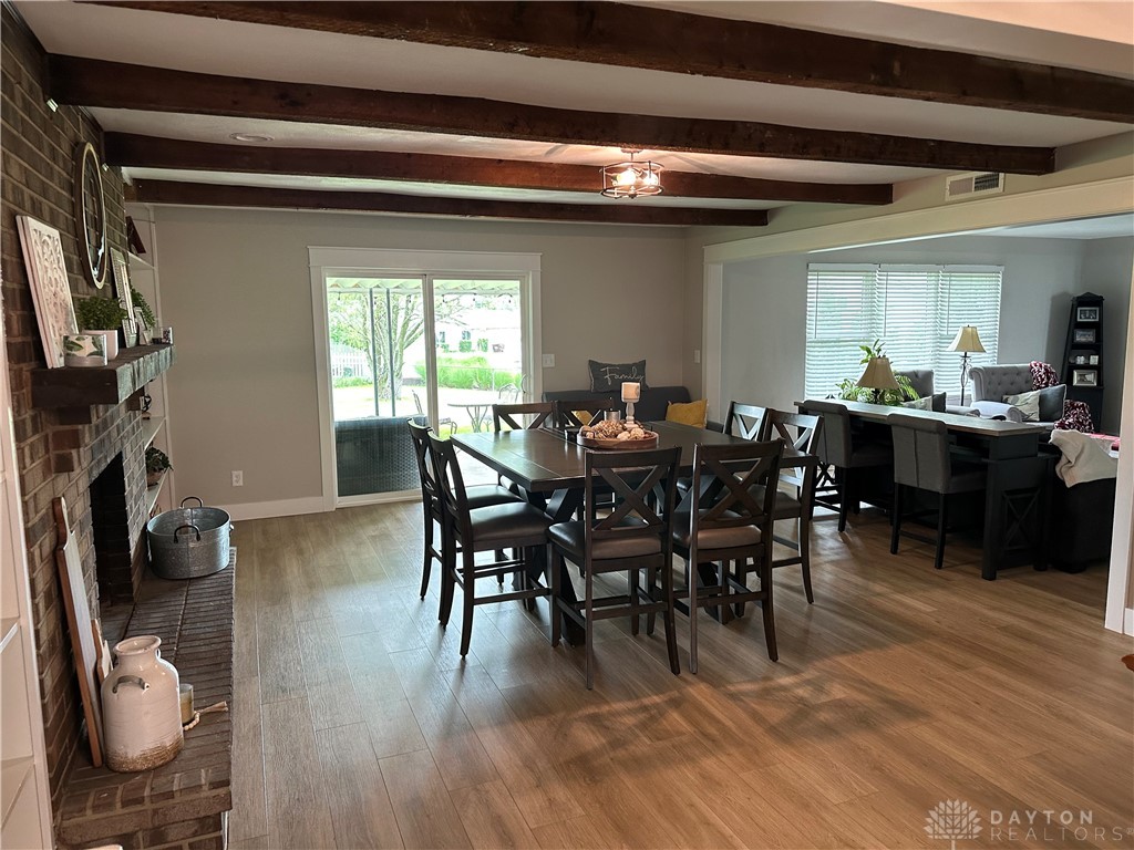 2419 Meadow Green Drive, Beavercreek, Ohio image 14
