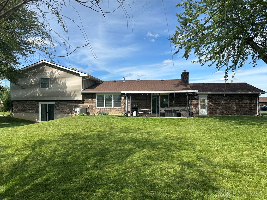 2419 Meadow Green Drive, Beavercreek, Ohio image 3