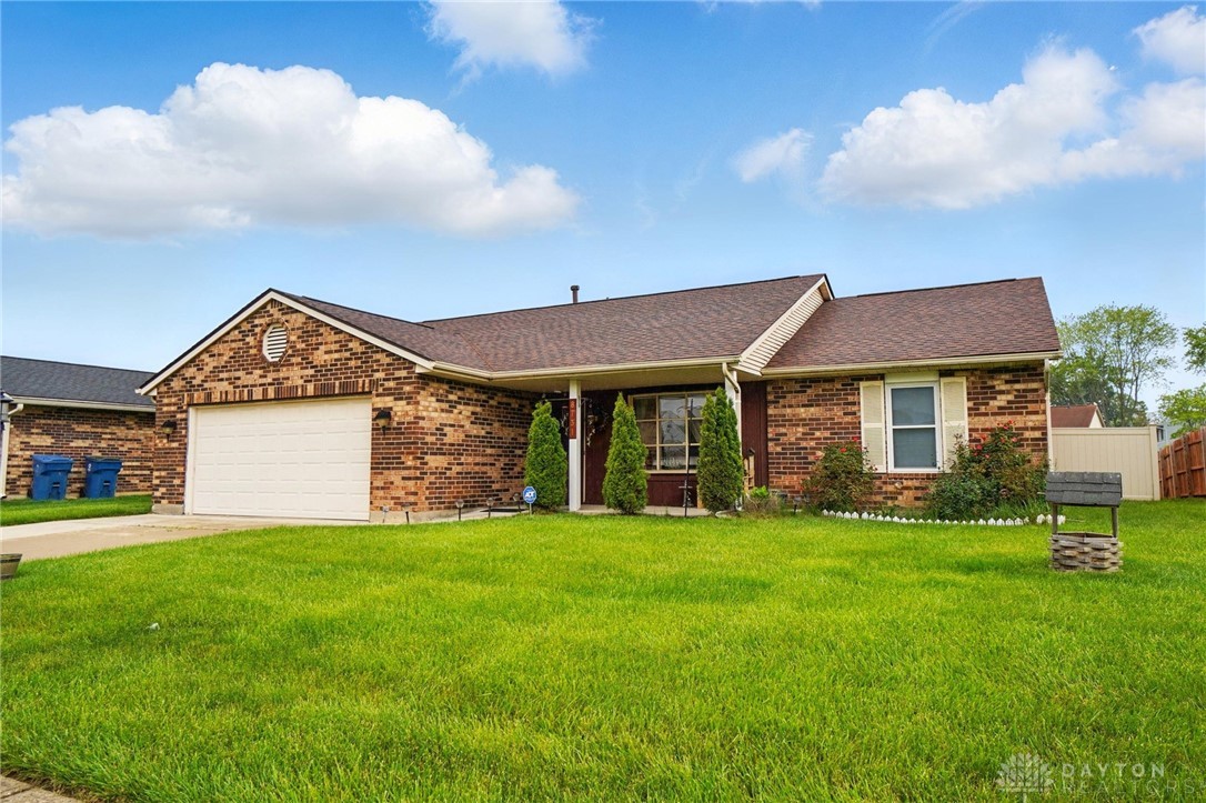 8731 Emeraldgate Drive, Dayton, Ohio image 3
