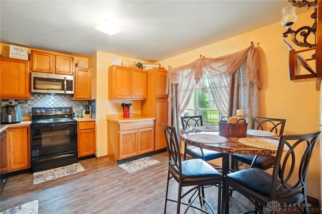 8731 Emeraldgate Drive, Dayton, Ohio image 8