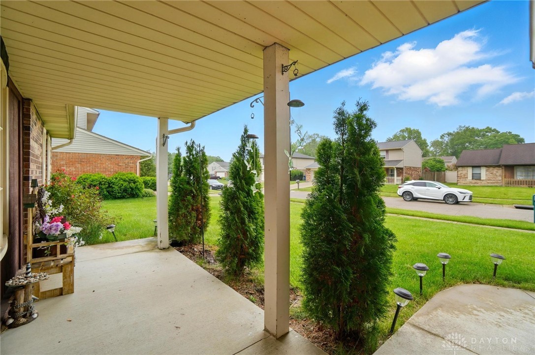 8731 Emeraldgate Drive, Dayton, Ohio image 6