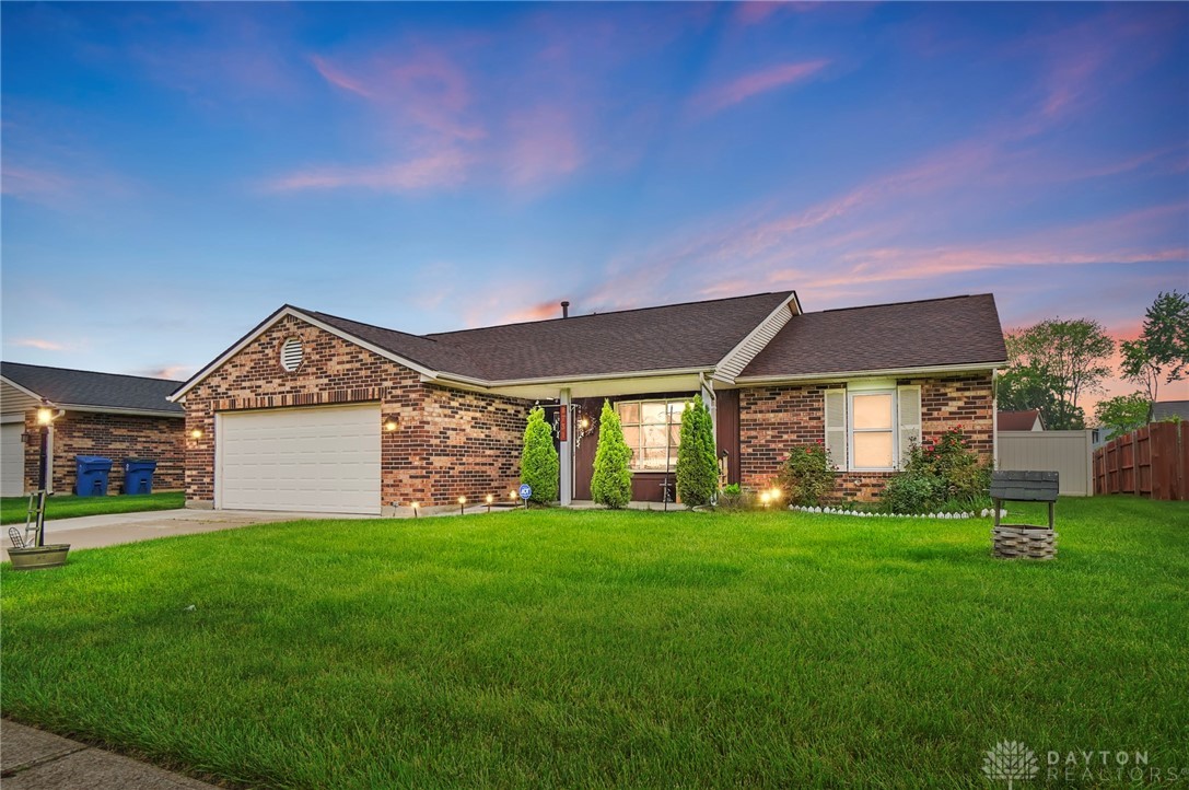 8731 Emeraldgate Drive, Dayton, Ohio image 1