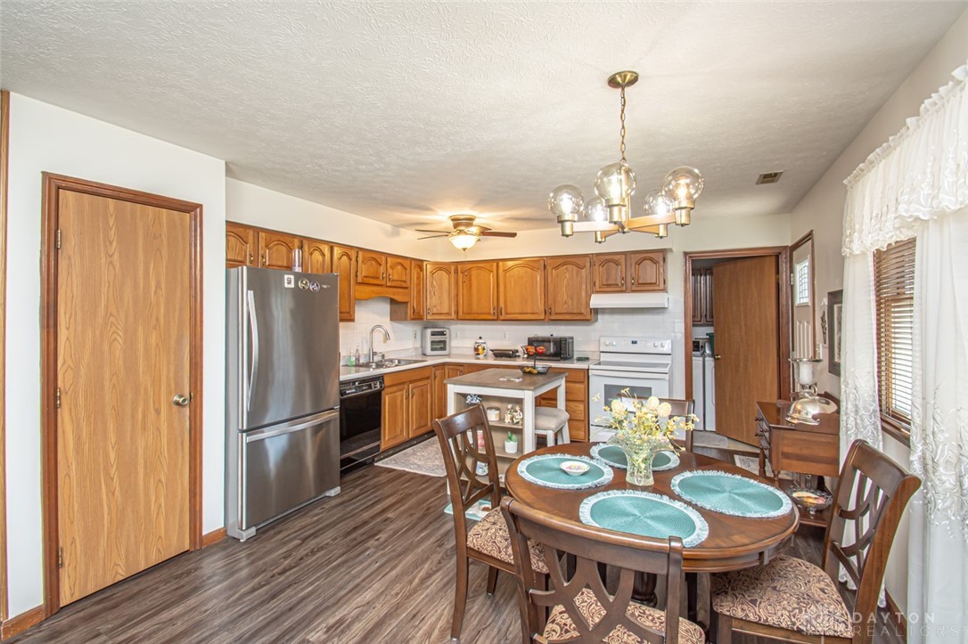 619 Lakengren Drive, Eaton, Ohio image 9