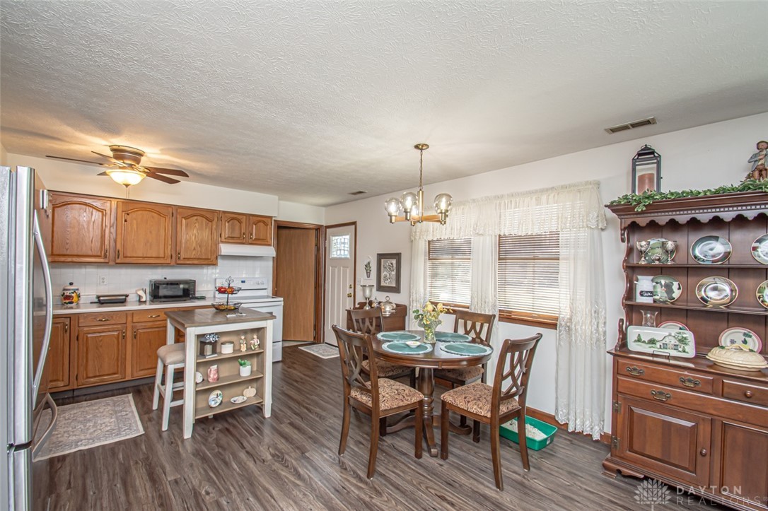 619 Lakengren Drive, Eaton, Ohio image 8